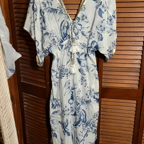 Floral Blue and White Dress - Picture 6 of 8